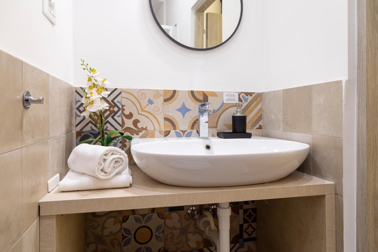 Brand New Guest Room With Wi-Fi In The City Center Triest Exterior foto
